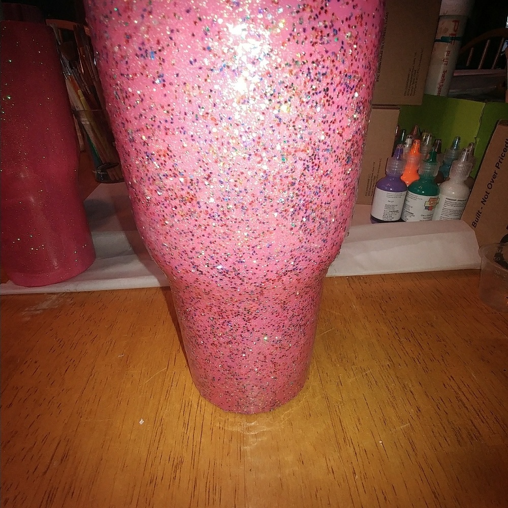 Pink Rtic tumbler - Picture 3 of 4